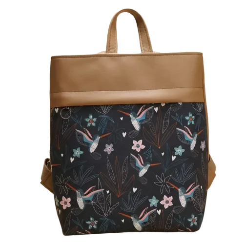 Barna-kolibri mintás hátizsák